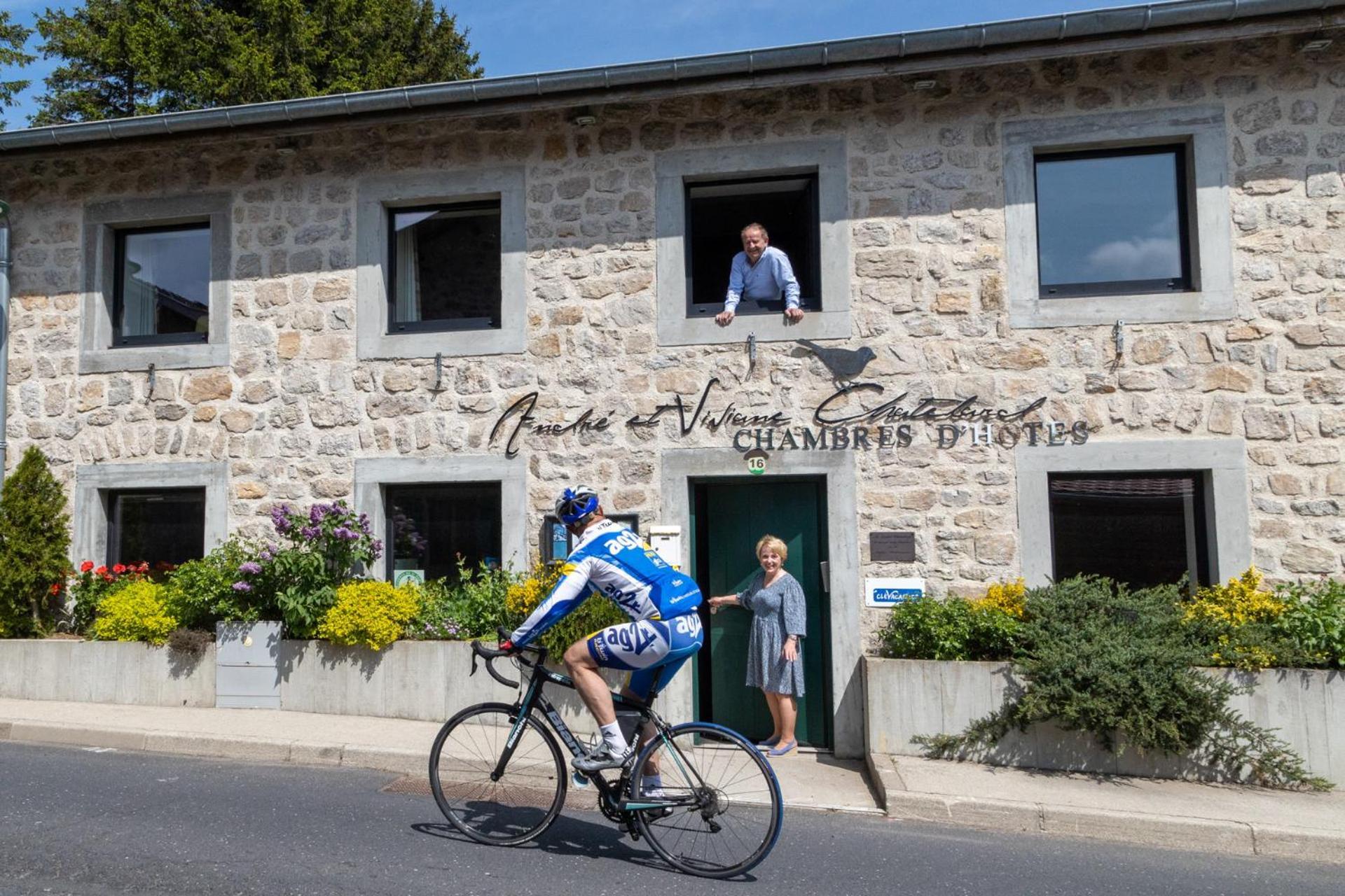 Andre Et Viviane Chatelard - Chambres D'Hotes Saint-Bonnet-le-Froid Exterior photo